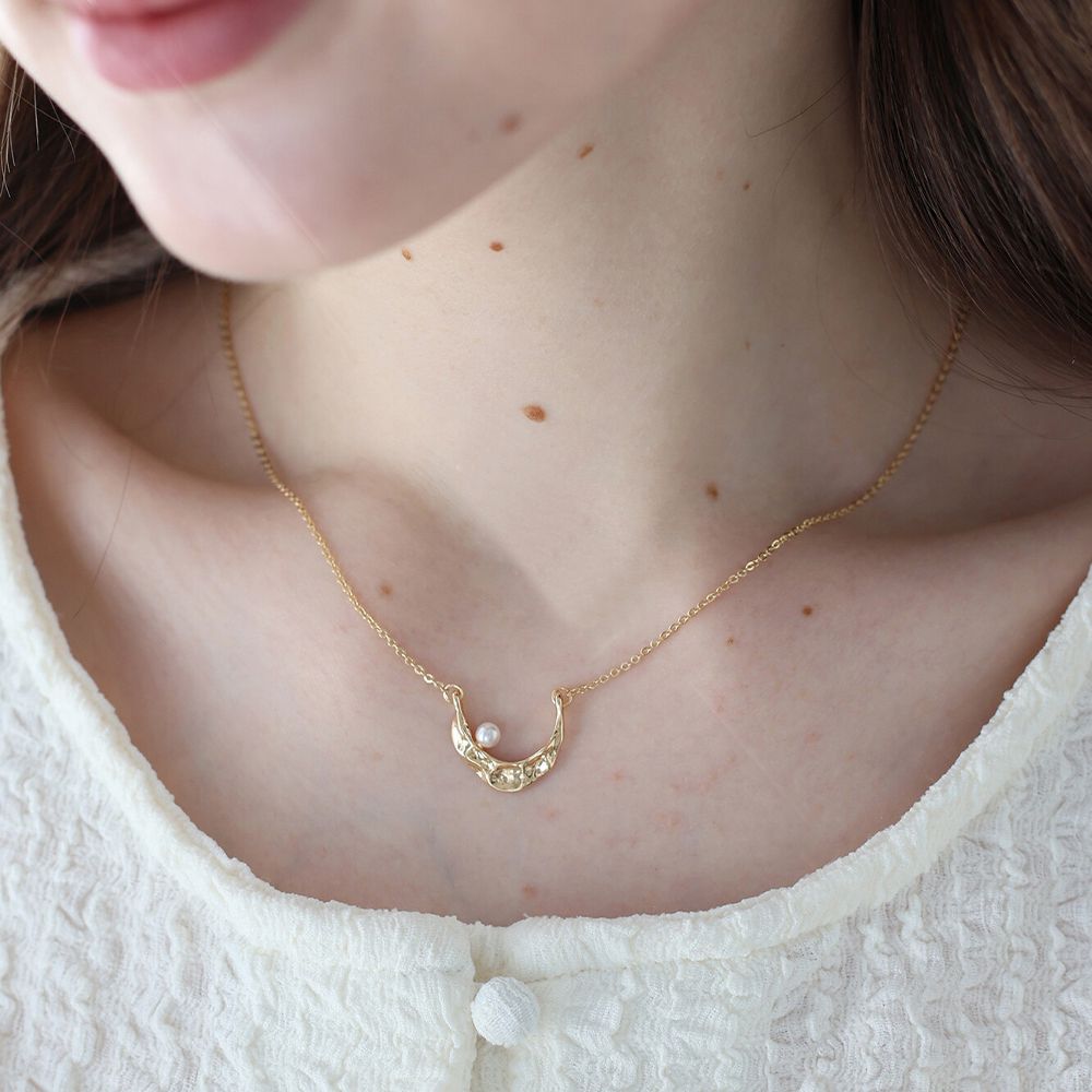 韓國製 月牙形珍珠點綴項鍊-金