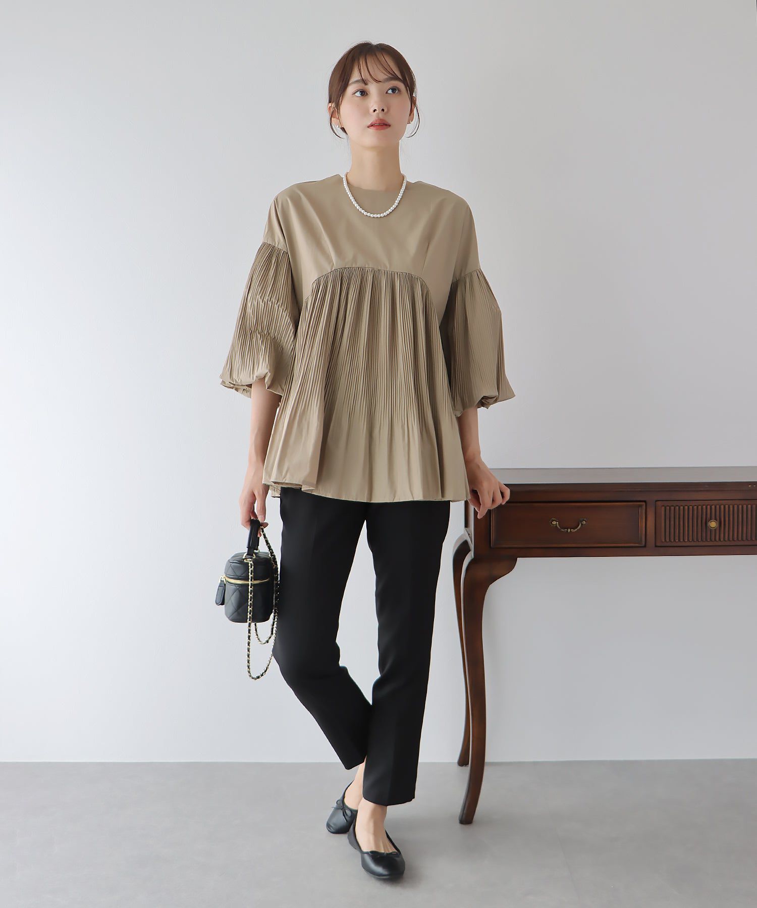 日本 BLUE EAST - 楊柳拼接五分袖上衣-奶茶