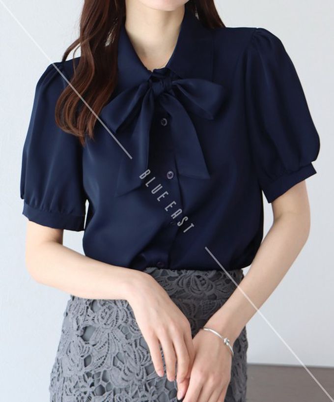 日本 BLUE EAST - 氣質蝴蝶結雪紡小澎袖襯衫-米杏