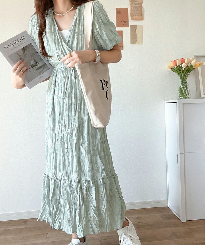 日本 Classical Elf - 透膚露背花卉皺摺深V泡泡袖洋裝-摩卡棕