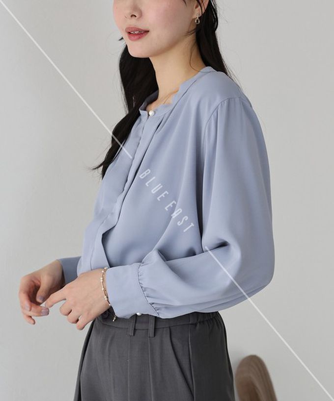 日本 BLUE EAST - 2way領知性整潔感打褶長袖上衣-珍珠袖扣-炭灰