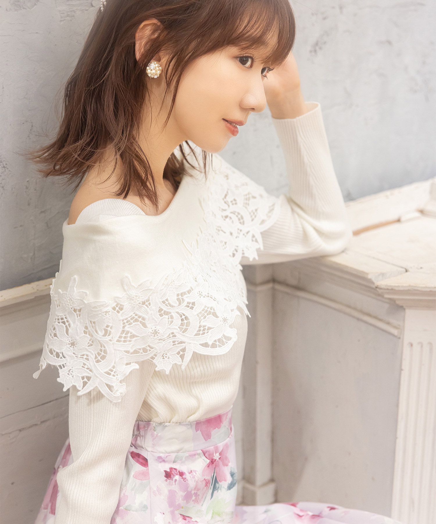 日本 tocco-closet - 氣質蕾絲拼接針織上衣-天使白