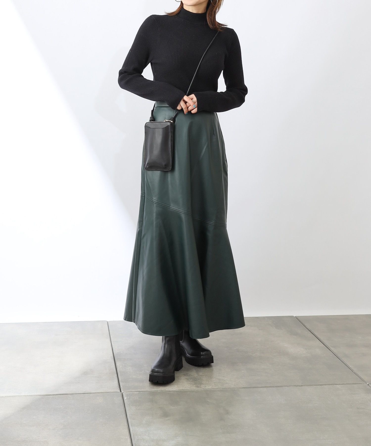 日本 ELENCARE DUE - 魚尾造型皮質長裙-米