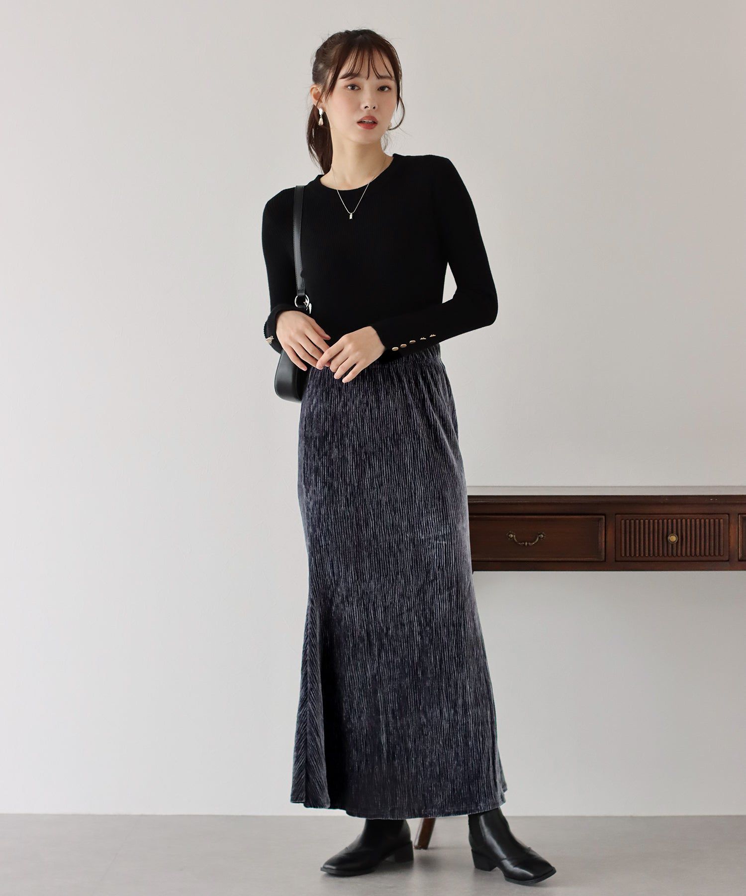 日本 BLUE EAST - 大人的優雅絲絨魚尾裙-黑