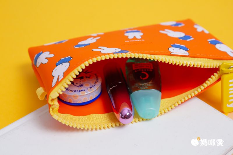 日本P+G design - 矽膠拉鍊收納袋/化妝包/筆袋-滿版米飛-橘紅 (M)