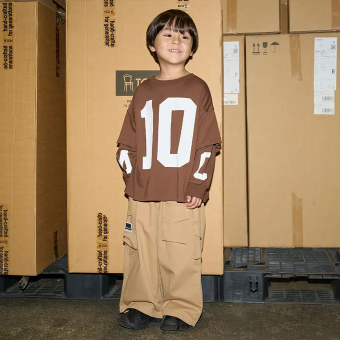 日本 b-ROOM - 正反兩穿 吸水速乾數字印花長袖上衣-咖啡