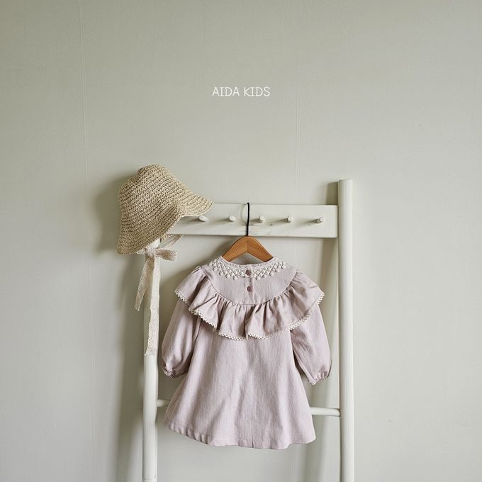 韓國 AIDA - 雕花荷葉領長袖連身洋裝-粉