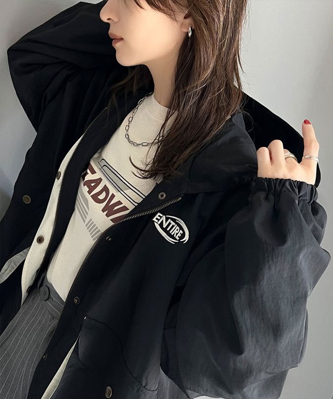 日本 Classical Elf - 胸前logo大口袋輕量連帽風衣外套-白