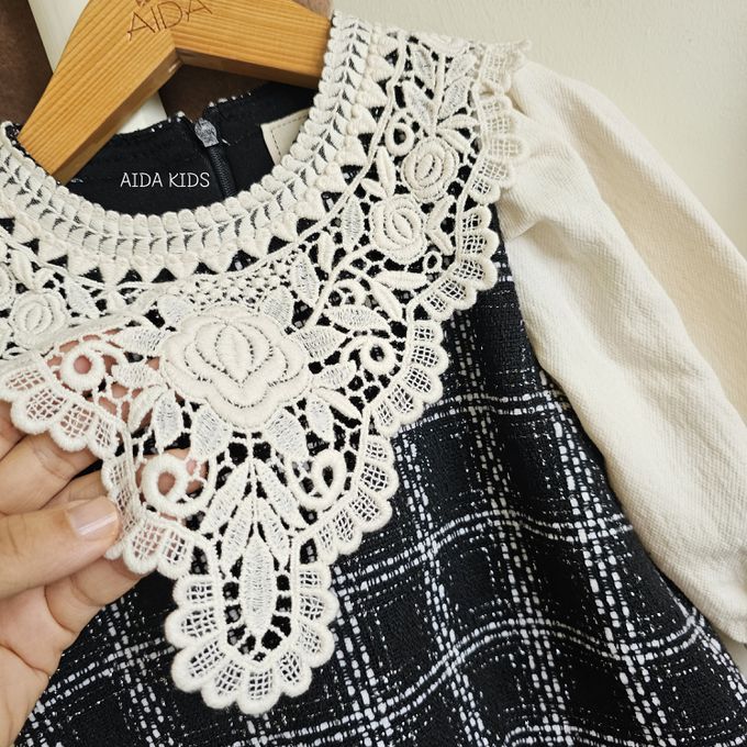 韓國 AIDA - 鏤空雕花編織拼接長袖洋裝-奶茶