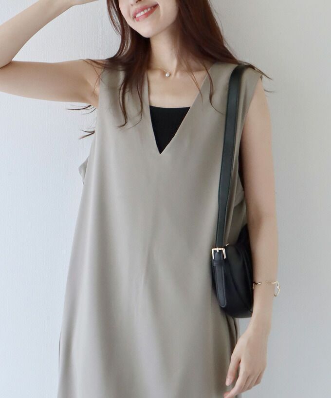 日本 BLUE EAST - 2WAY率性簡約V領連身洋裝/背心裙-黑