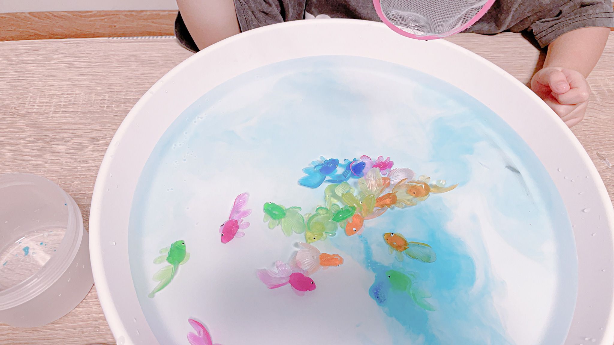 玩玩 Play - 彩色長尾果凍金魚組 (魚身長約4cm、撈網：小圓直徑7CM 長度30CM)-魚一組約20隻、撈網 1支