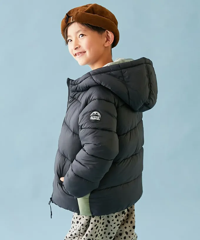 日本 devirock - 可機洗 輕量連帽保暖羽絨外套-手臂徽章-軍綠