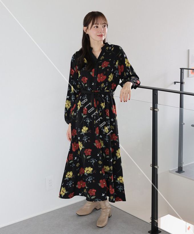 日本 BLUE EAST - 迷人鮮明花朵腰綁帶長袖洋裝-咖啡 (M)