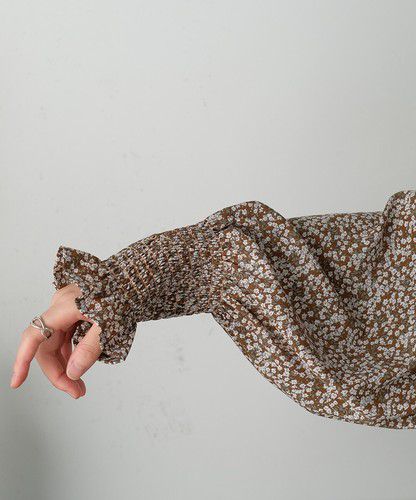 日本 Bou Jeloud - 歐風碎花澎澎袖上衣-氣質黑