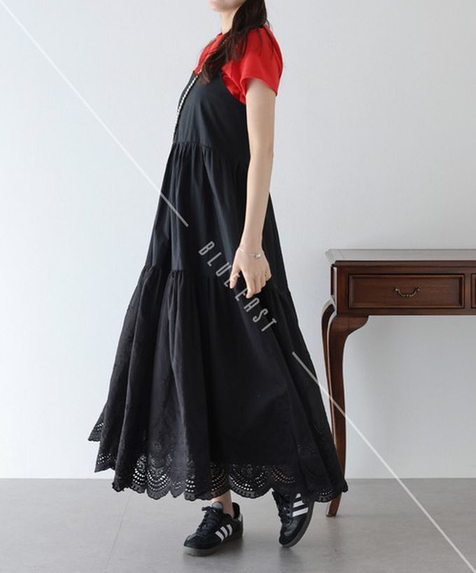 日本 BLUE EAST - 精緻雕花下擺迷人細肩帶洋裝-黑