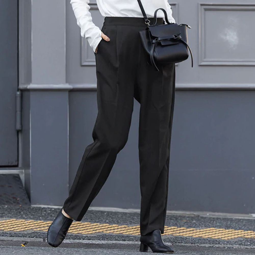 日本 COCA - 百搭修身立體褶線錐形長褲-黑