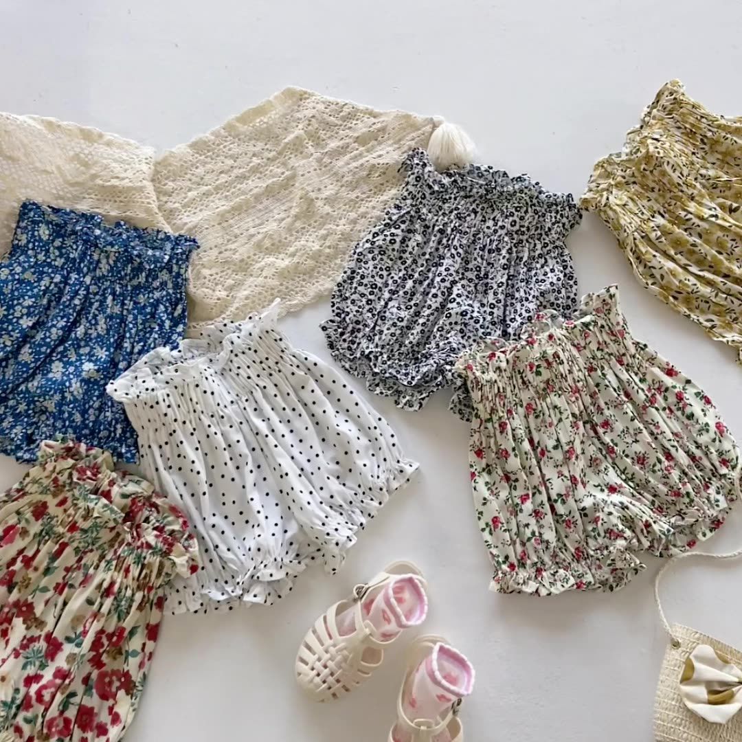 腰鬆緊休閒碎花燈籠短褲-小碎花-黑+白