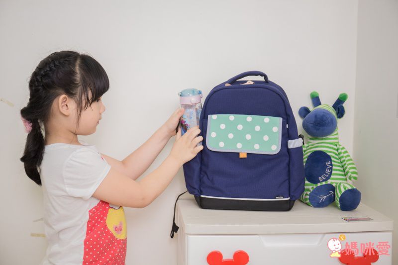 超輕量 ✪ niizo 小學生清新風護脊書包