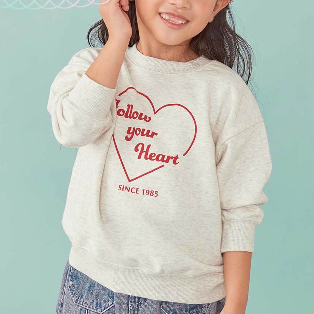 熱銷定番 女孩印花縮口長袖上衣-愛心LOGO-燕麥