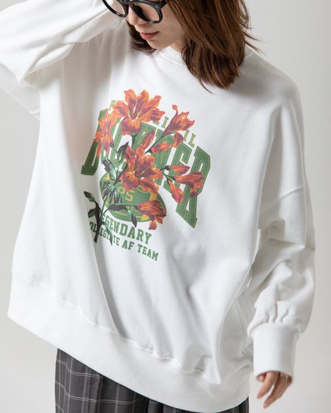 日本 gleam - 裏毛寬版學院風花卉大學T-紅棕