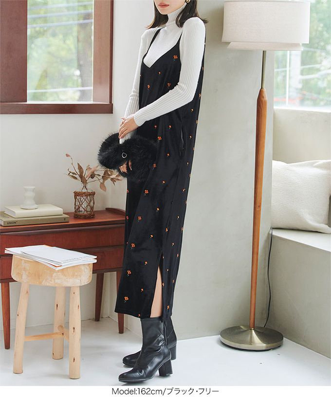 日本 Kobe Lettuce - 花朵刺繡氣質天鵝絨面吊帶洋裝-黑