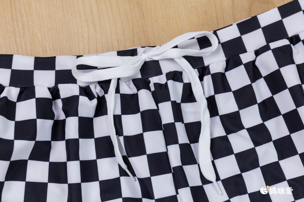男士泳褲-格紋-黑+白