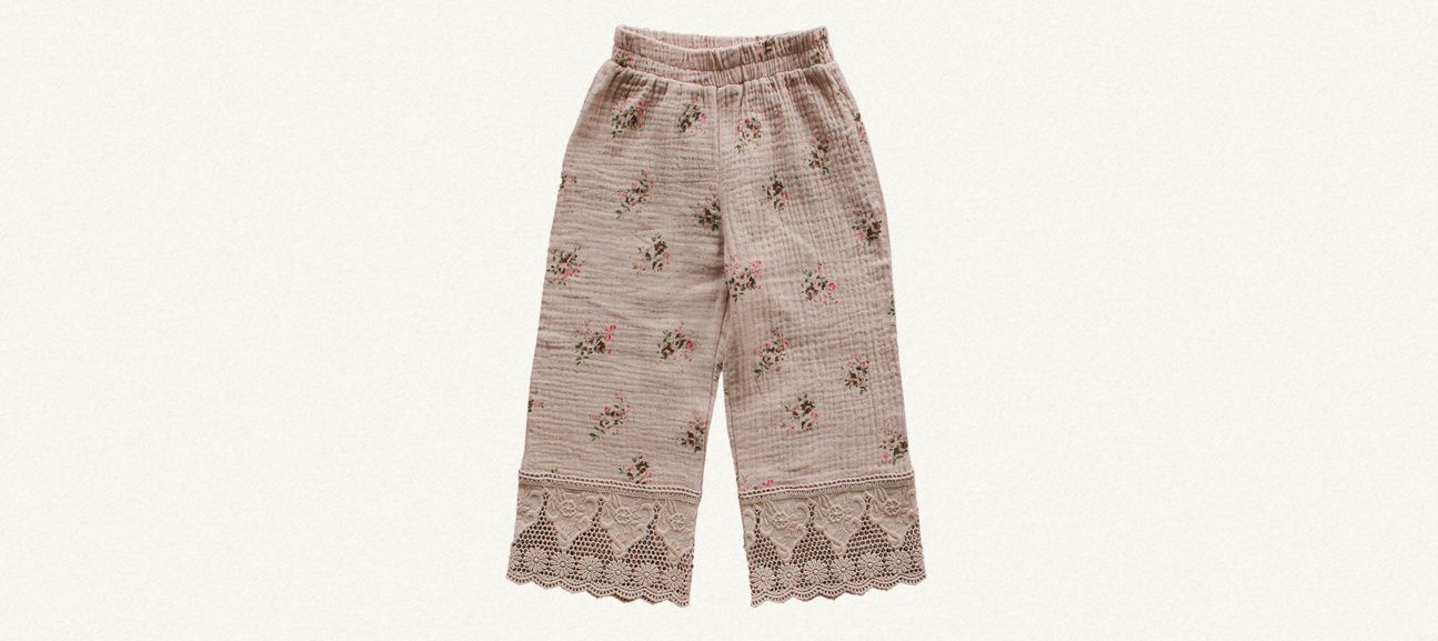 韓國 Puellaflo - 鏤空雕花褲管鬆餅直筒長褲-藕粉