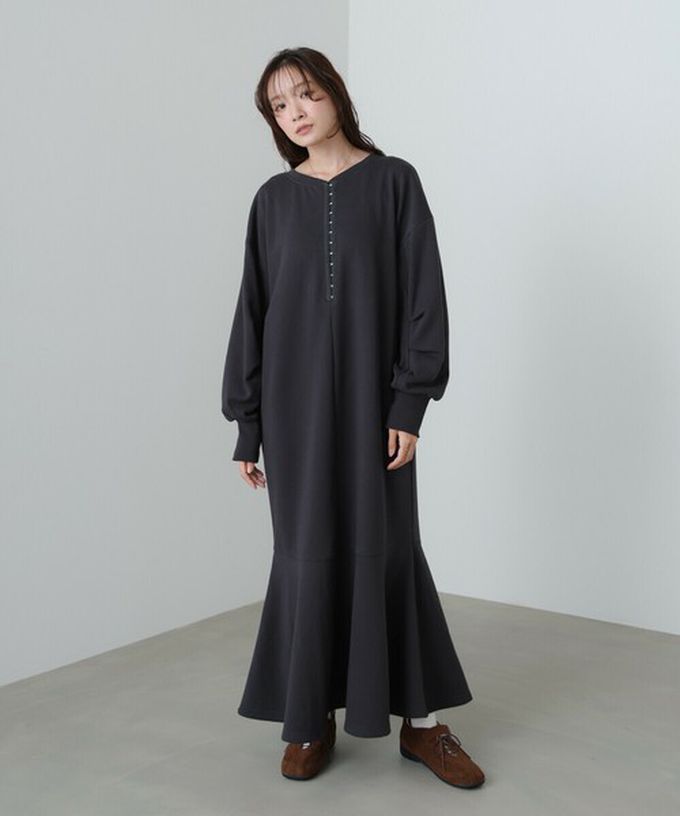 日本 Bab - 前後2way魚尾下擺休閒印花長袖洋裝-海軍藍