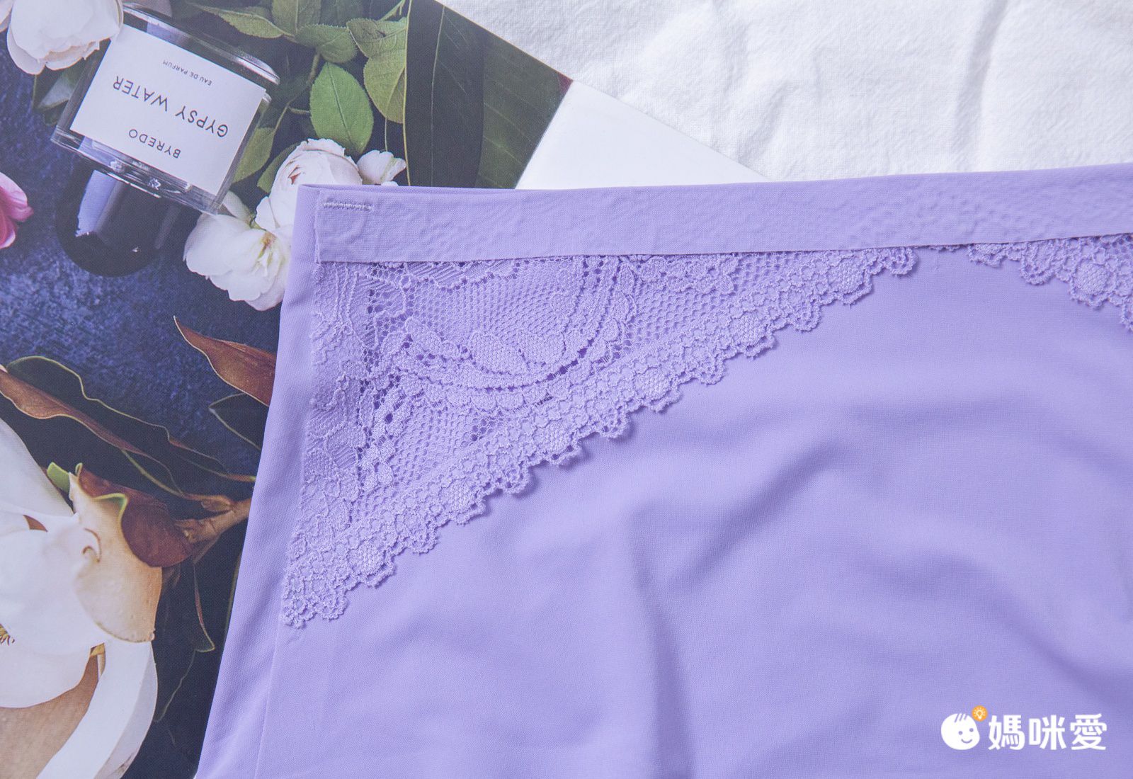 香茉 CHANMODE - 蜜臀輕呼吸零著感蠶絲內褲-貼合內褲款-粉/膚/藍-內褲x3件