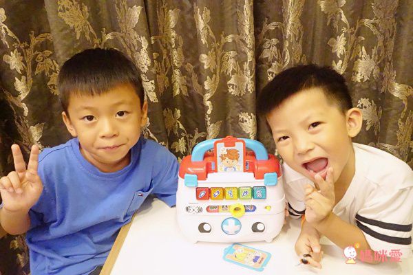 化身飛行員探索世界【Vtech】聲光探索地球儀