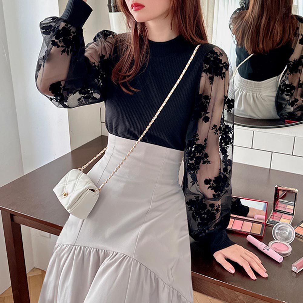 花刺繡薄紗拼接圓領上衣-黑 (F)