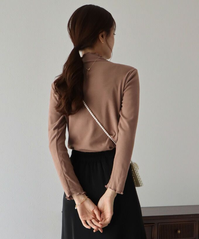 日本 BLUE EAST - 微立領木耳邊薄長袖上衣/打底衫-簡約白