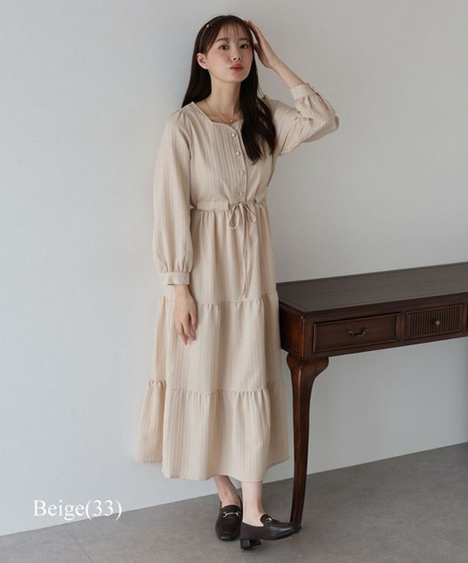日本 BLUE EAST - 美型桃心領腰綁帶分層泡泡袖洋裝-卡其杏