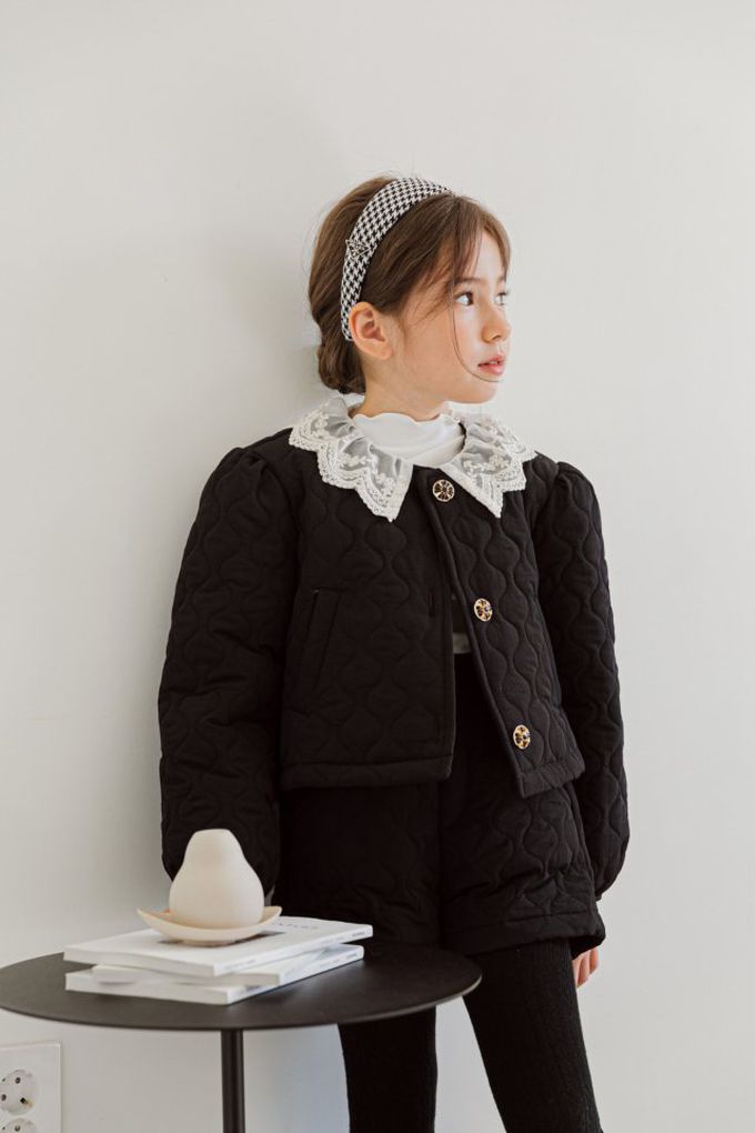 韓國 Berryberry - 高貴圓形壓紋短褲-奶油白