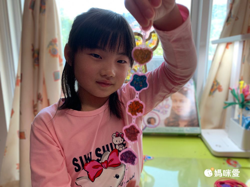 風靡歐美幼兒園【繪兒樂】閃亮魔豆貼 一壓就能填色