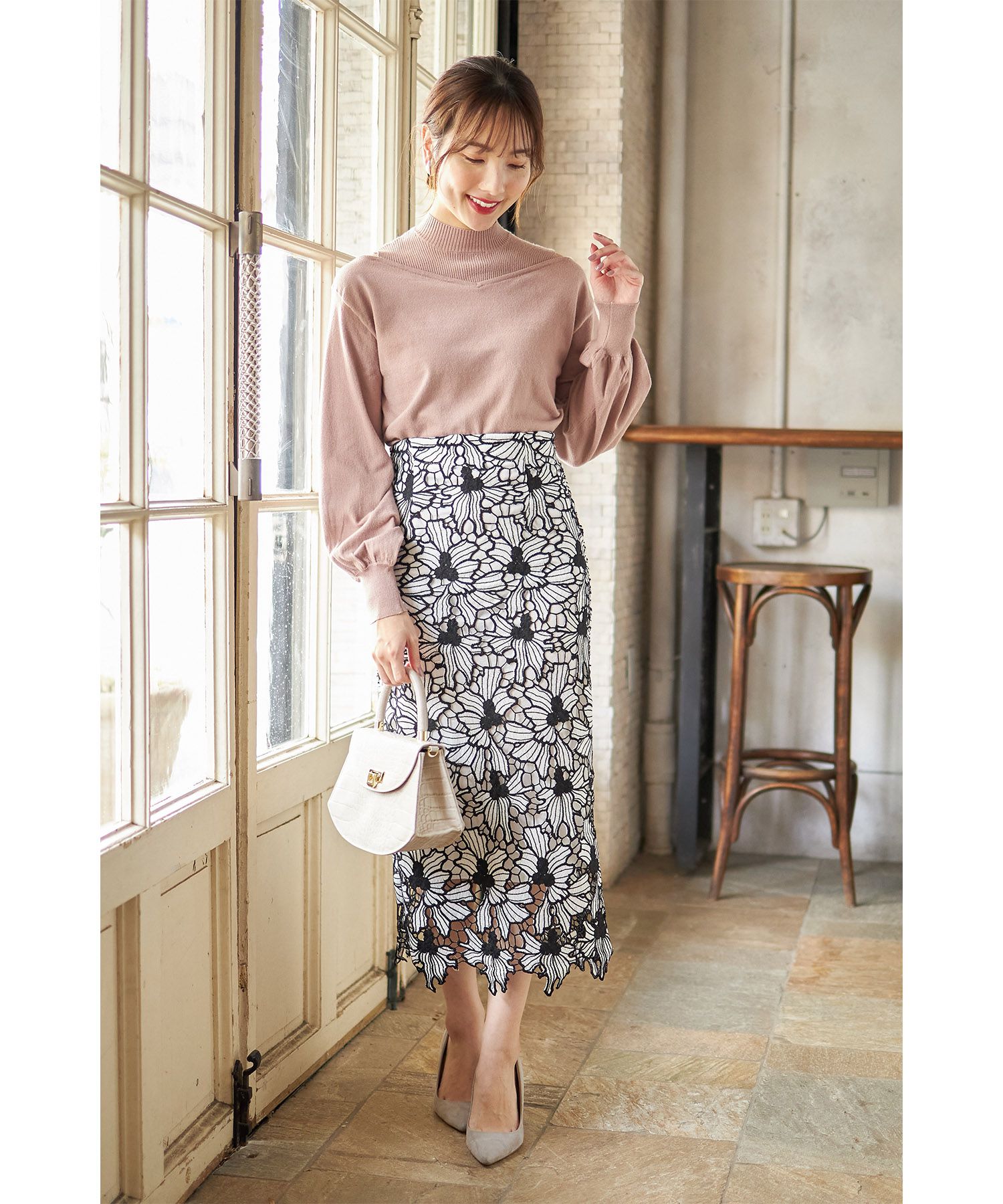 日本 tocco-closet - 美麗蝴蝶扭結針織上衣-淺杏粉