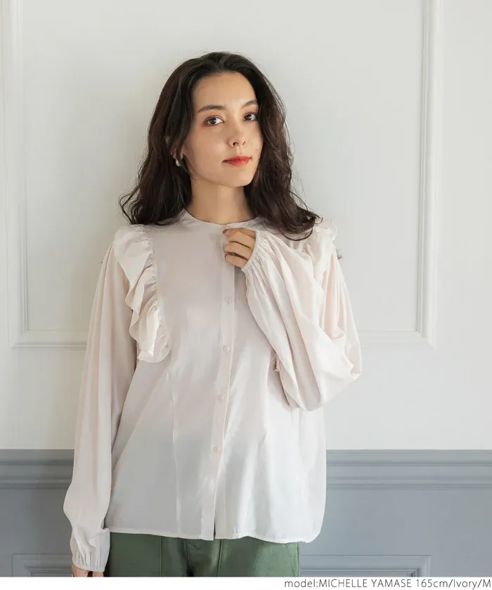 日本 COCA - 荷葉邊光澤緞面長袖襯衫-簡約黑