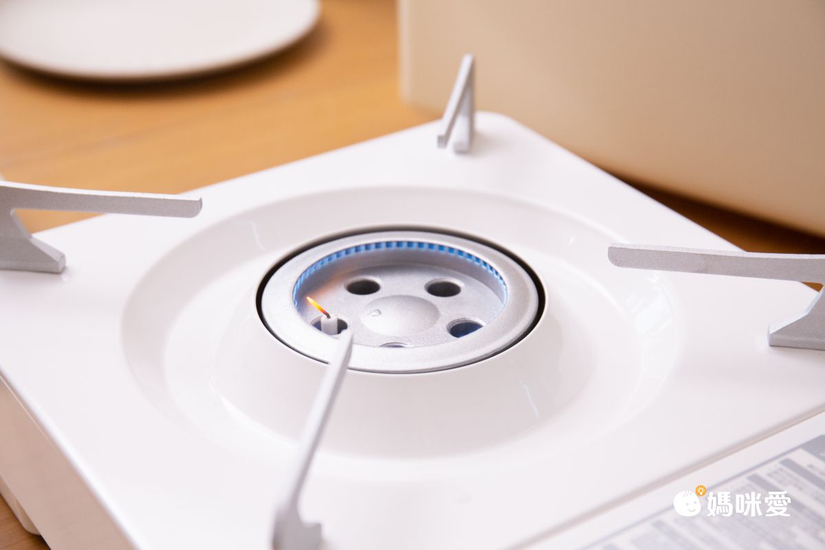 韓國 Dr.HOWS - Twinkle Stove卡式瓦斯爐(家庭用3.0KW)/內燃式卡式點火/兒童安全鎖裝置-冰河白