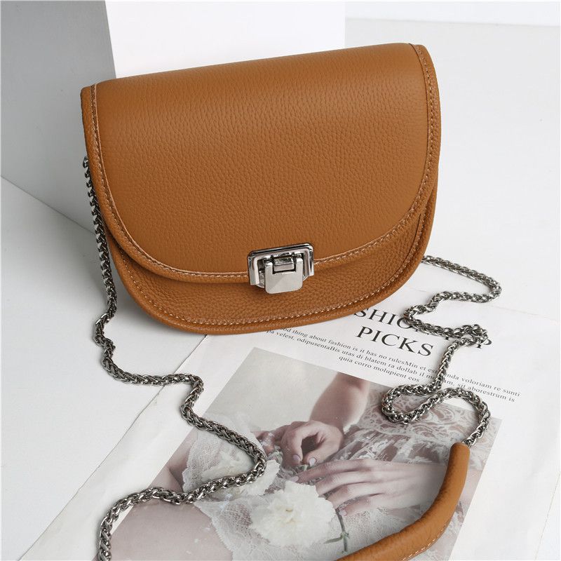 休閒肩揹真皮馬鞍包-焦糖棕 (17x15x8cm)