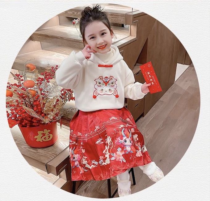 love, charlotte - 新年拜年甜美圖騰連帽衛衣馬面裙套裝 - 加厚加絨上衣