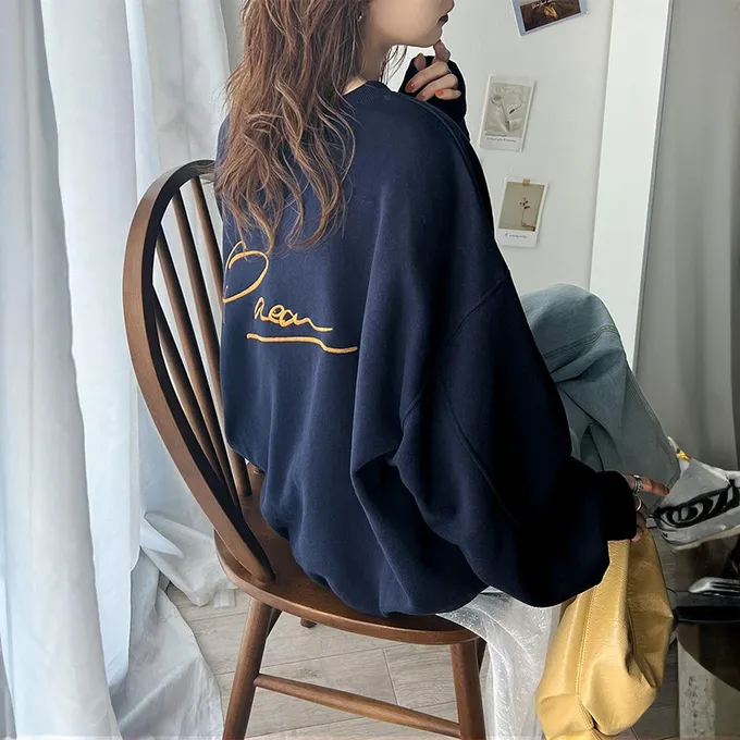 日本 Classical Elf - 背後刺繡logo 寬大落肩裏毛上衣-黑