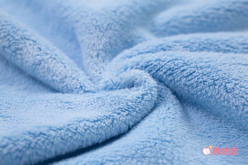 日本 LIV HEART - 5倍吸水力蓬鬆柔軟 兒童連帽背心浴袍-花貓-白 (長60cm)