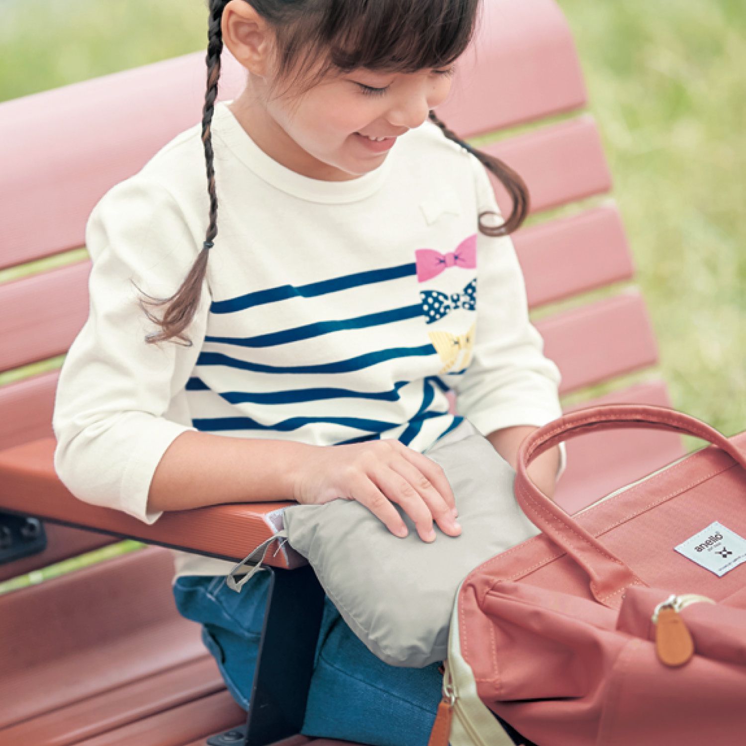 日本千趣會 - GITA 內裡純棉防風外套(帽子可收納)-深藍X灰