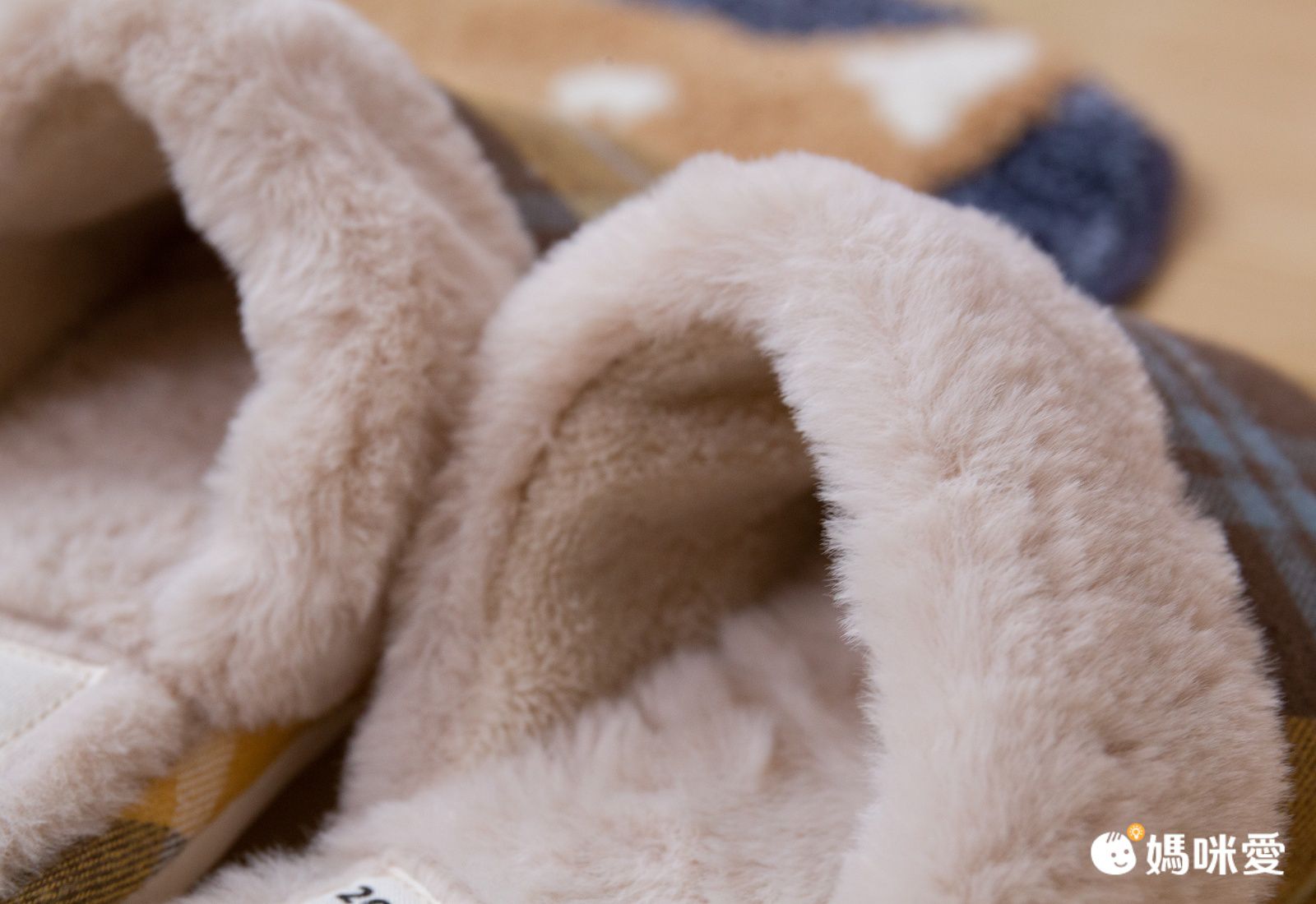 日系格紋防滑保暖棉拖鞋-深藍