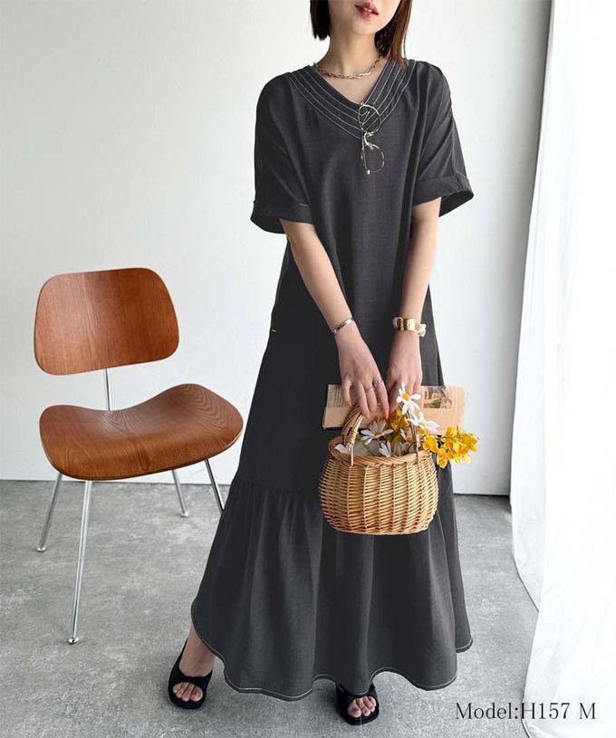 日本 Classical Elf - 顯瘦線條V領傘狀五分袖洋裝-卡其杏