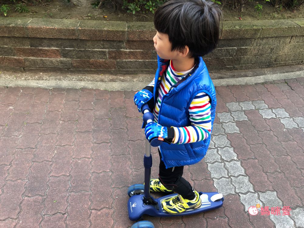 Maserati - 瑪莎拉蒂授權滑板車-藍色-(發光輪+可折疊)