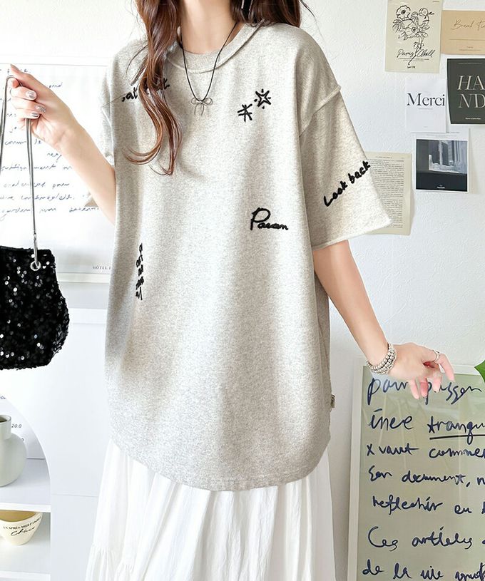 日本 Classical Elf - 率性字母塗鴉落肩寬鬆短袖T恤-燕麥