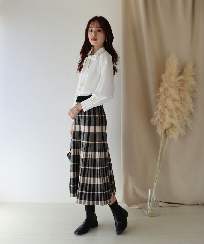 日本 BLUE EAST - 針織中長裙-格紋-杏黑