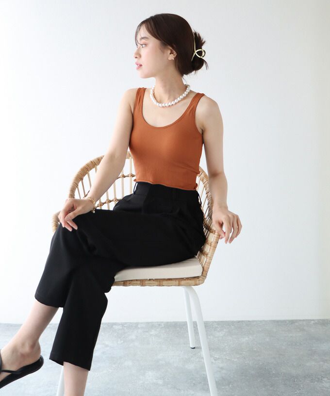 日本 BLUE EAST - 短版無袖背心/上衣(附Bra)-米杏