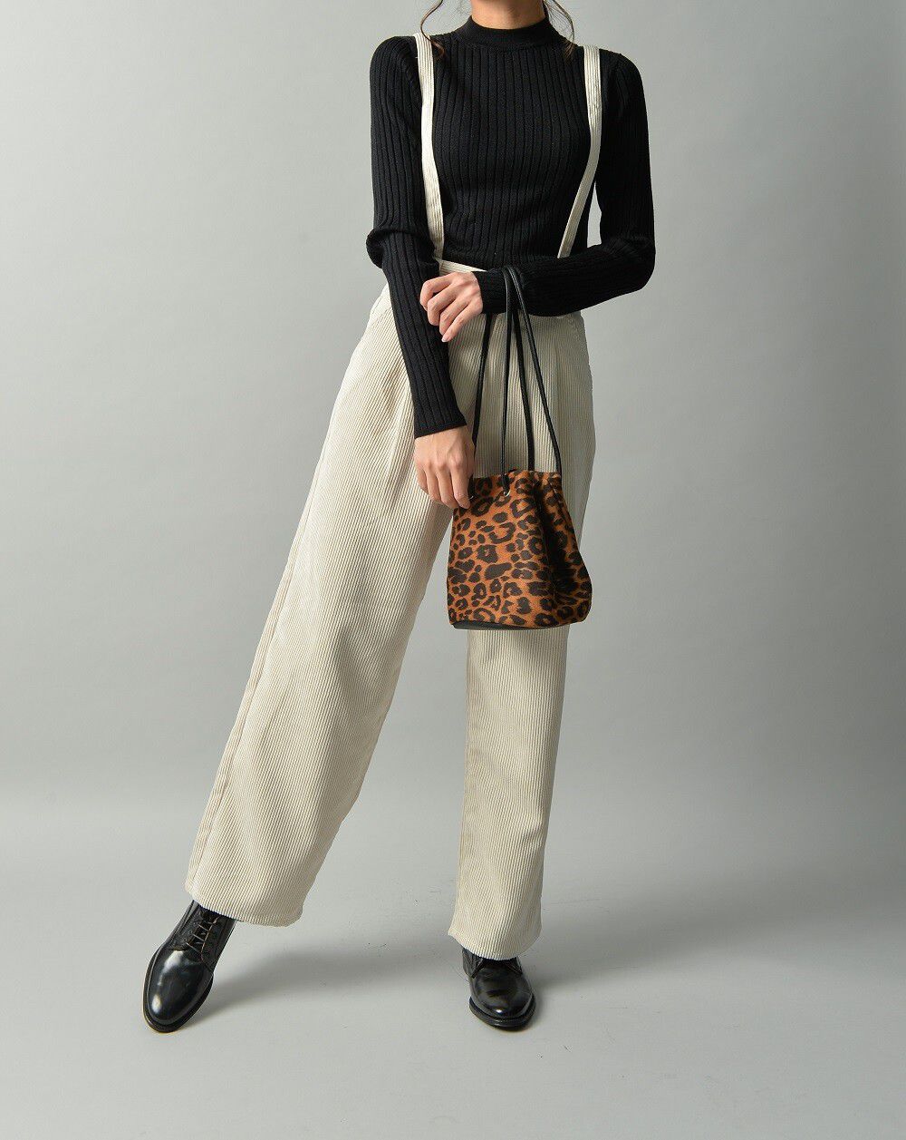 日本 ELENCARE DUE - 細肩帶燈芯絨吊帶褲-灰杏